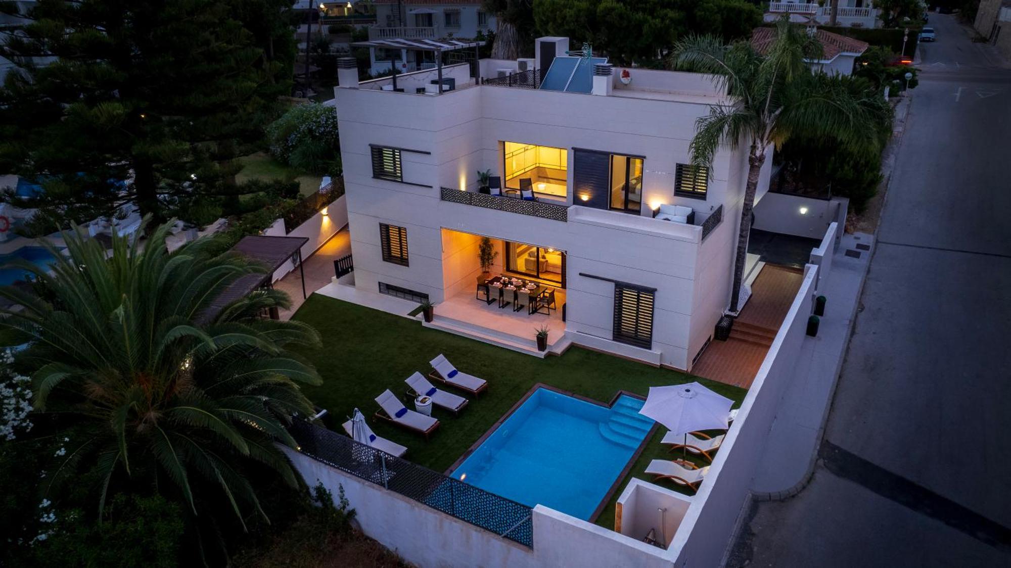 Vacation Marbella I Villa Riviera Del Sol, Private Pool, Jacuzzi, Walking Distance To The Beach Malaga Exterior photo